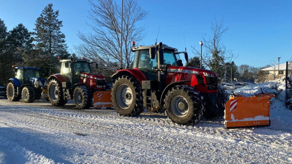 tractors with snowploughs